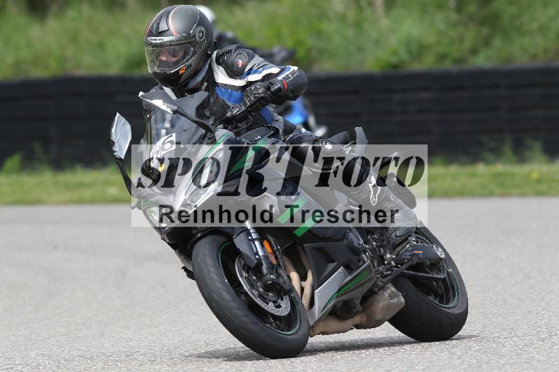 /Archiv-2025/10 23.04.2025 Cornu Master School ADR/rot-rouge/66